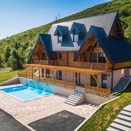 Wooden Houses Macola Otel Korenica Dış mekan fotoğraf